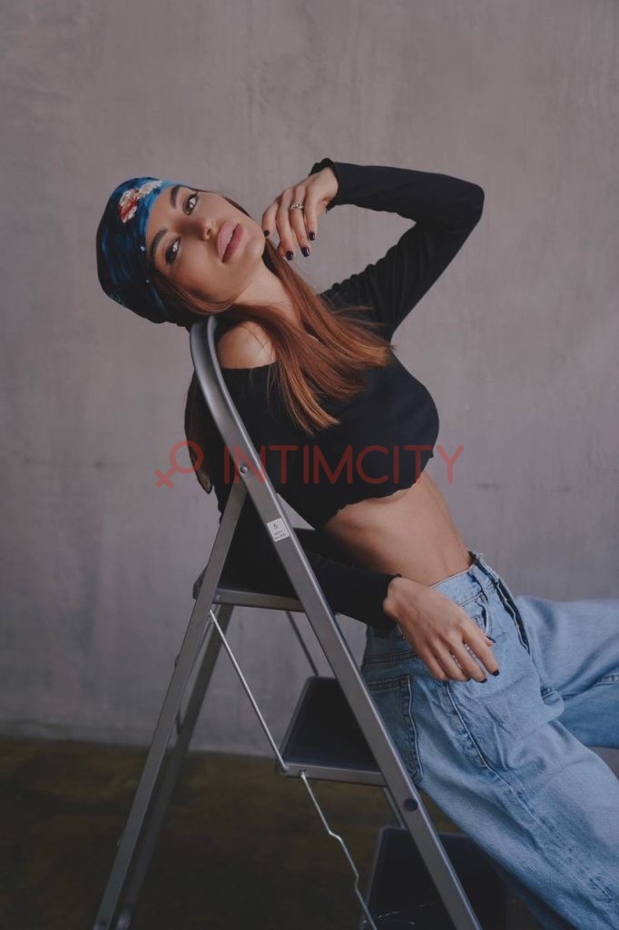 Проститутка Лея