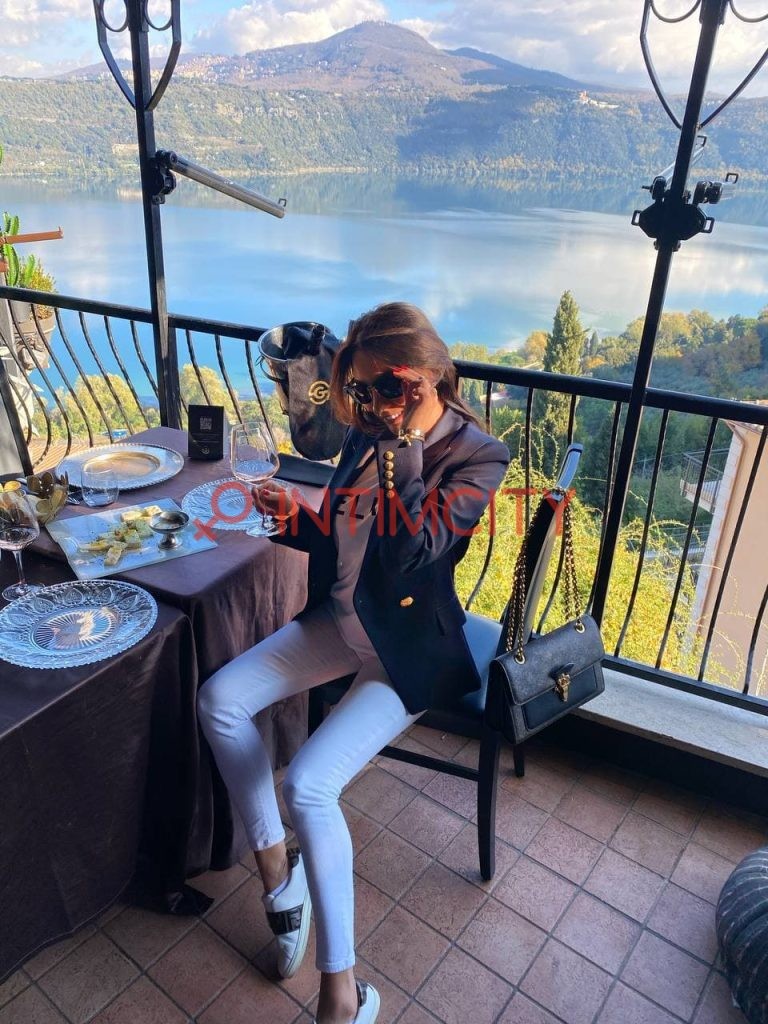 Эскортница Катя Intimcity