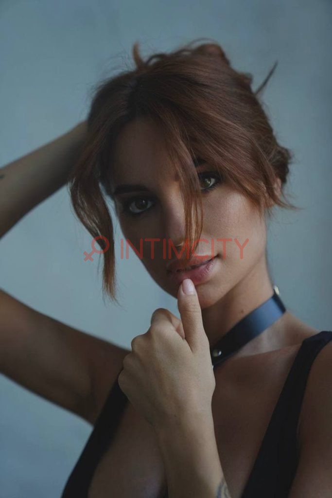 Эскортница Лея