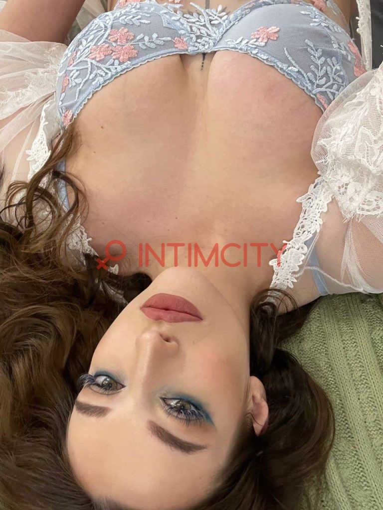 Эскортница Роксана Интимсити