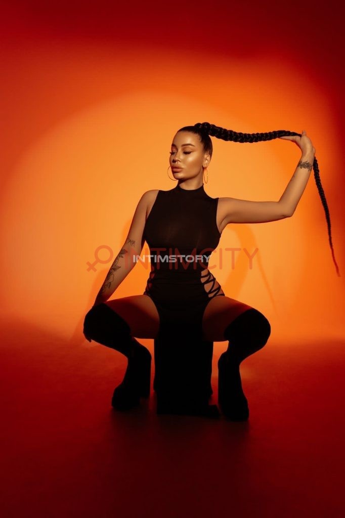 Элитная проститутка Бэтти IntimCity