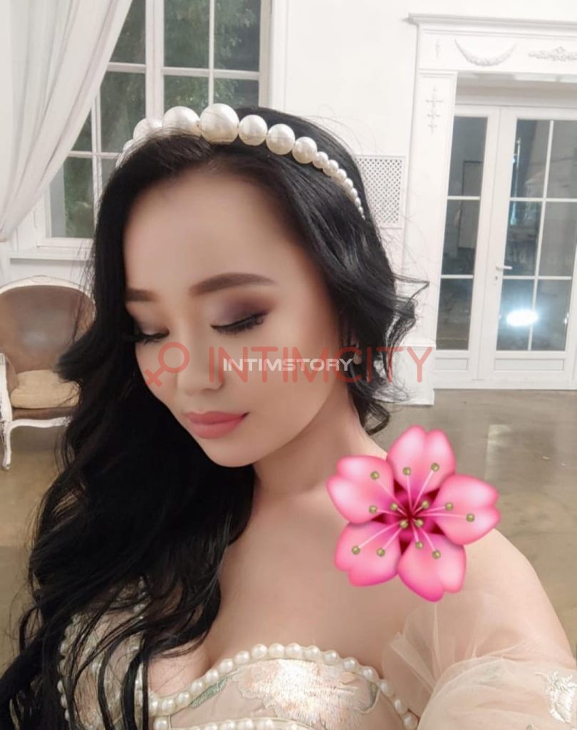 Эскортница Адель IntimCity