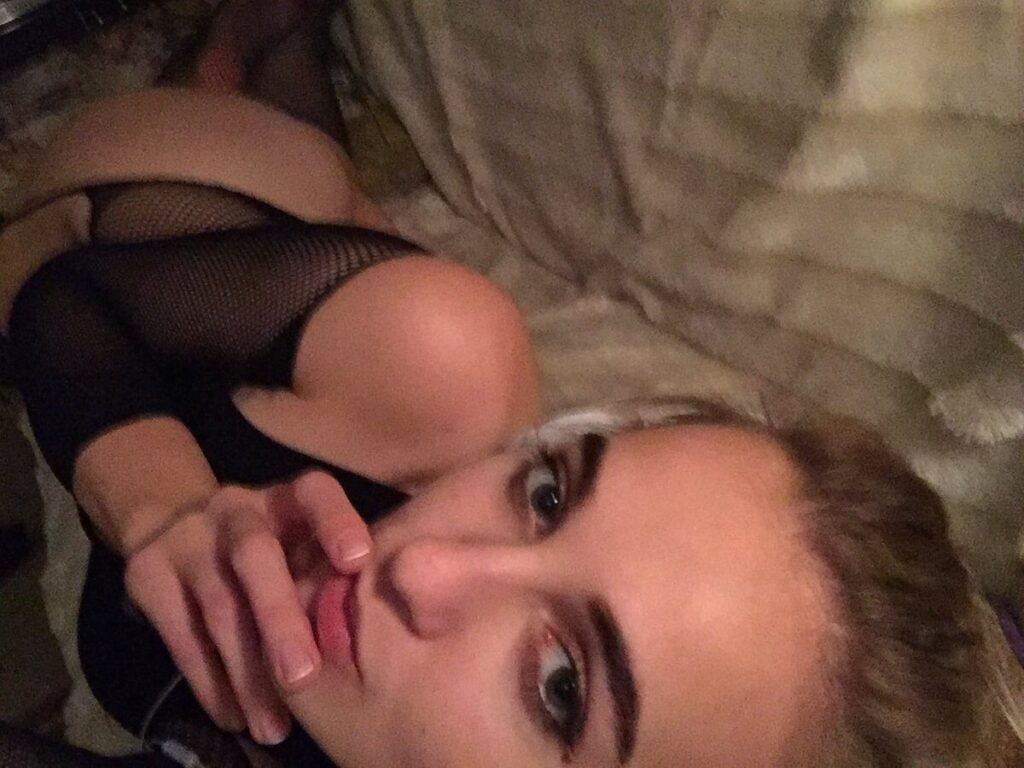 Эскортница Влада Интимсити