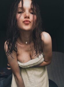 Шлюха Ева IntimCity