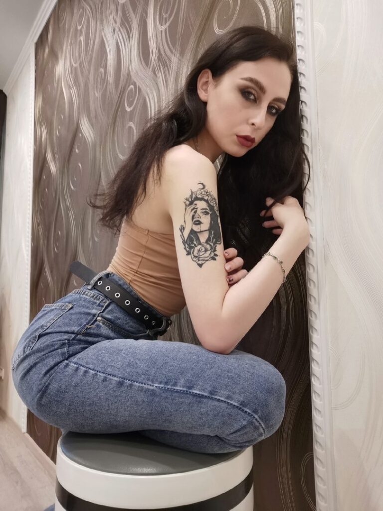 Эскортница Нина IntimCity