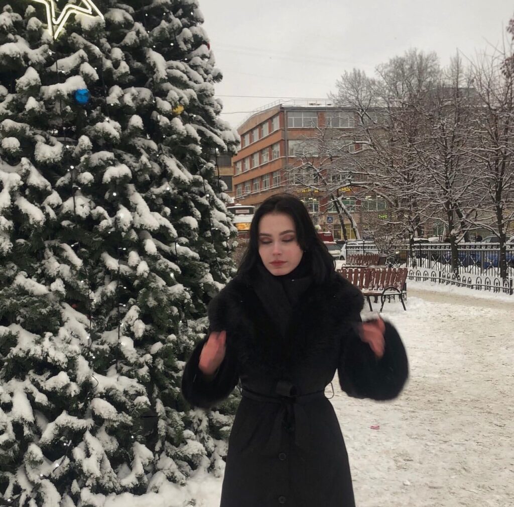 Шлюха Аида IntimCity