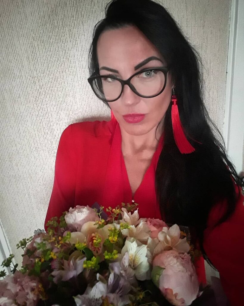 Элитная проститутка Люда Интимсити